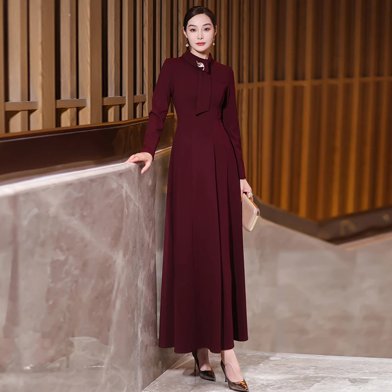 酒红色气质连衣裙女装2025年秋季新款高级感显瘦婚宴奢华长裙3015