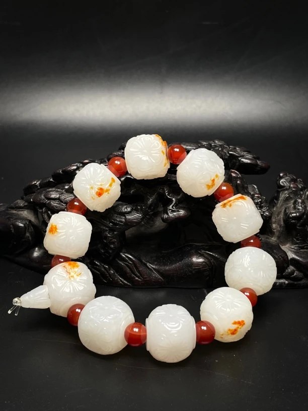 和田玉白玉手串娇娇玉藏