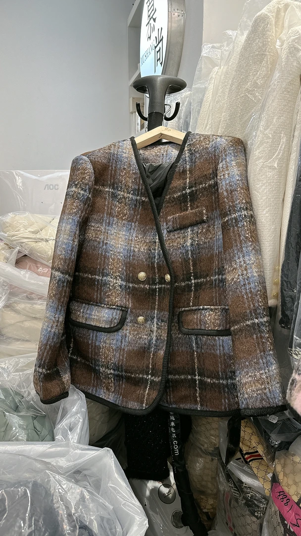 女装实体店孤品清货