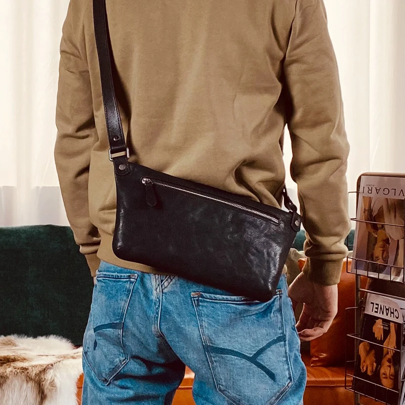夏季新款男士真皮胸包头层牛皮斜挎小包小众时尚机车潮流时尚轻薄