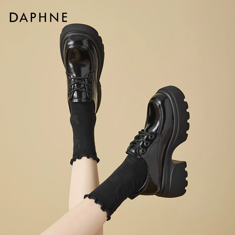 达芙妮厚底松糕鞋乐福鞋女经典款新款高跟黑色粗跟增高英伦小皮鞋