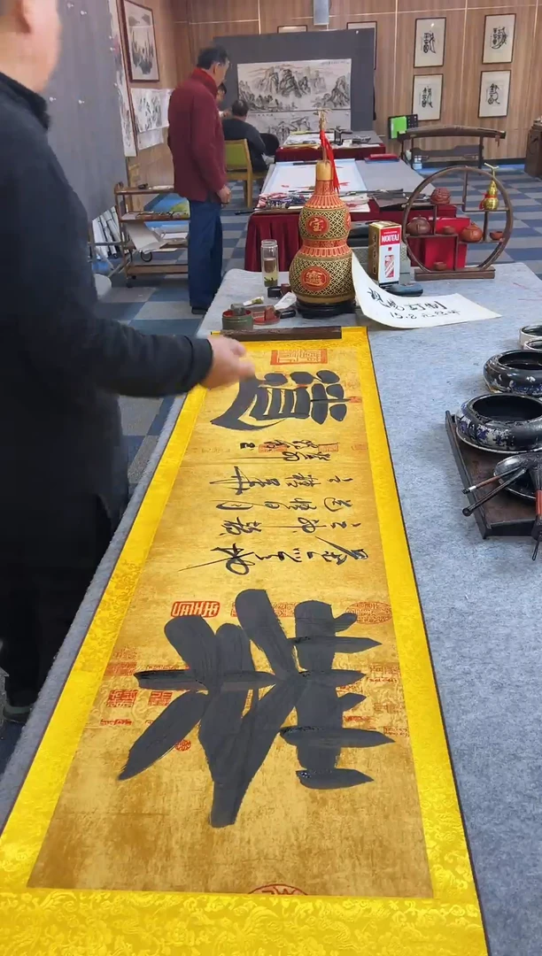 【闪购商品】尹腾蛟-四尺对开仿古龙纹-不负韶华