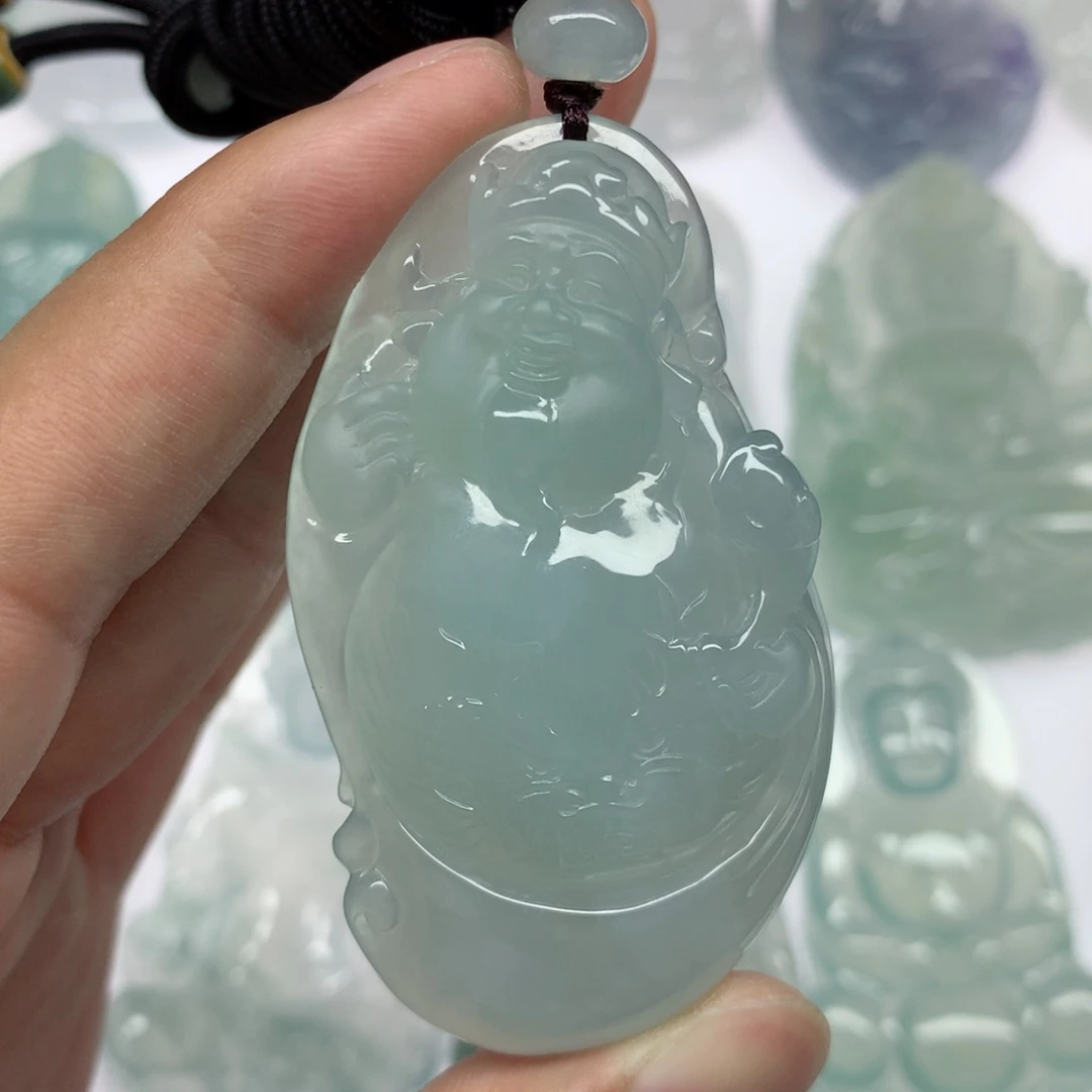 翡翠颈饰未镶嵌财神