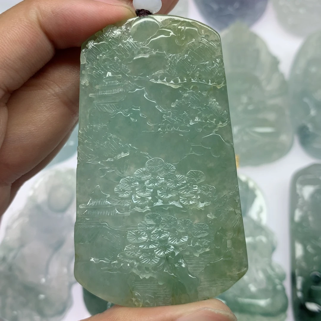 翡翠颈饰未镶嵌山水牌