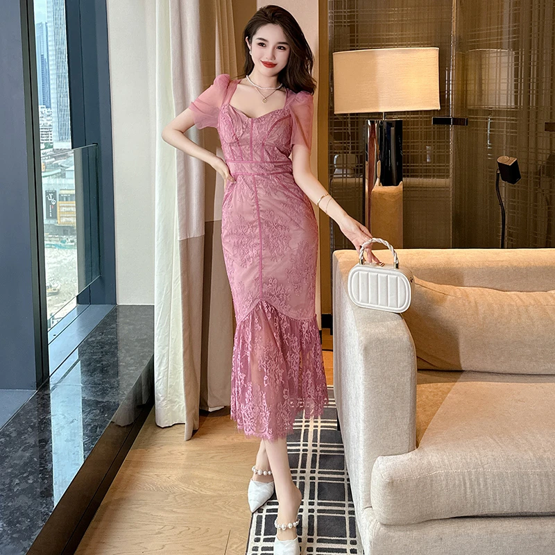 20525新款时尚气质优雅显瘦复古设计感小众修身蕾丝连衣裙