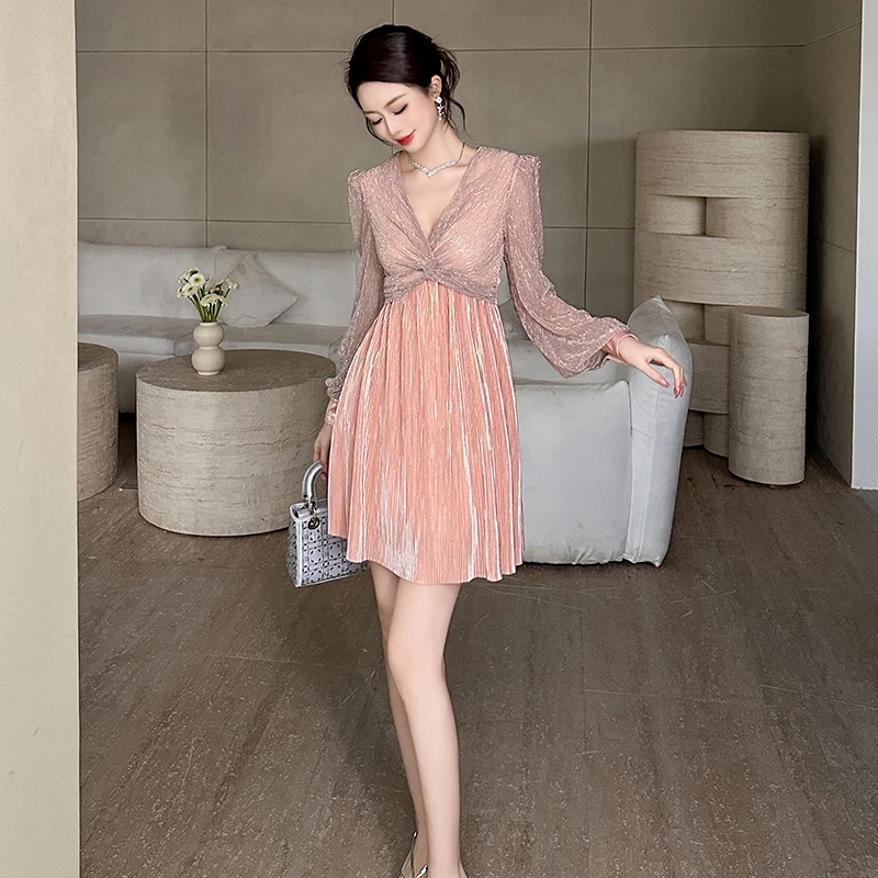 气质轻奢收腰粉色女装连衣裙2024新款时尚复古A裙70250