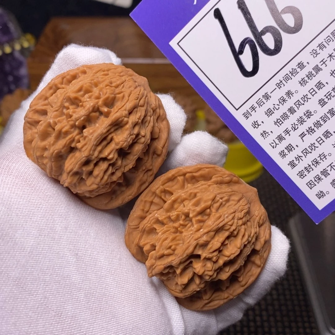 文玩核桃把件虎头，666