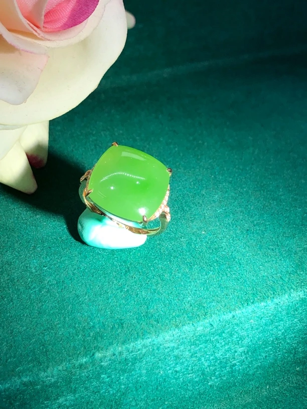 碧玉时尚经典18k包金苹果绿女款金戒指