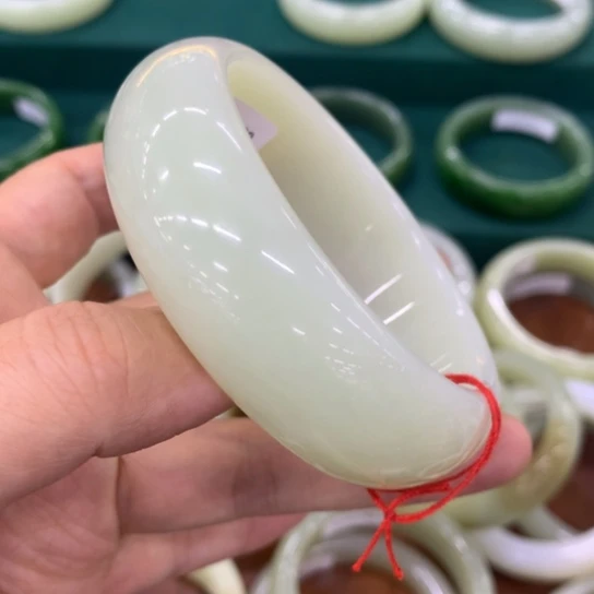 和田玉手镯5960圈口未镶嵌