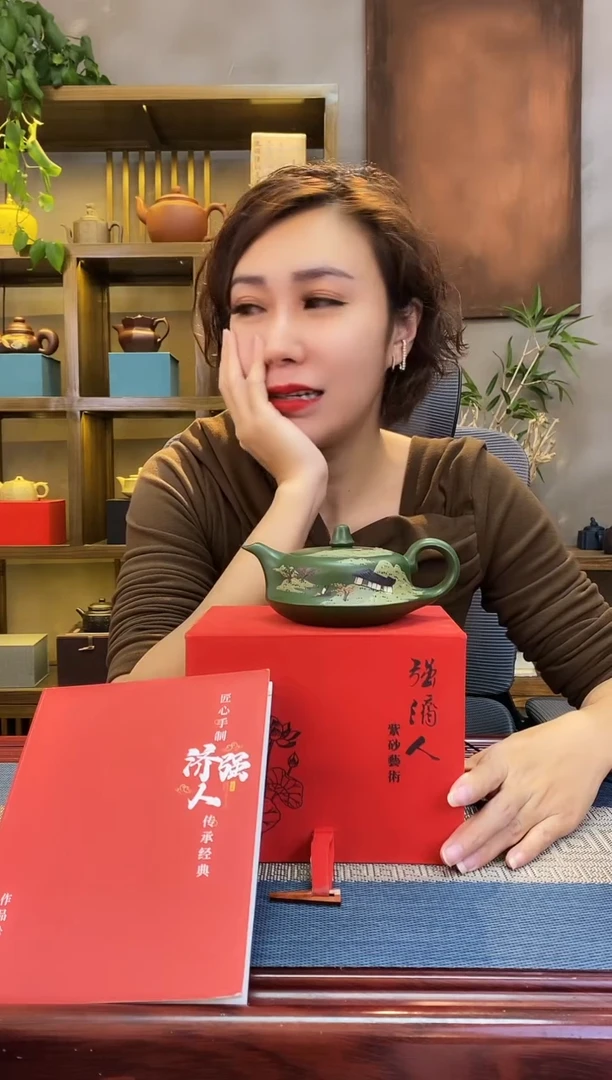 【闪购商品】紫砂茶壶翡翠绿泥泥绘山水曲壶（森）