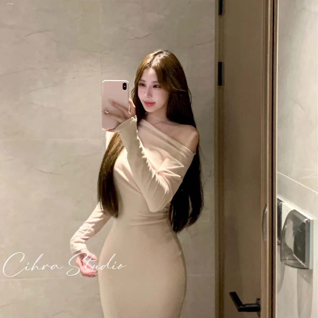 Cihra【爱丁堡假日】超实穿设计款斜肩磨毛加厚连衣裙