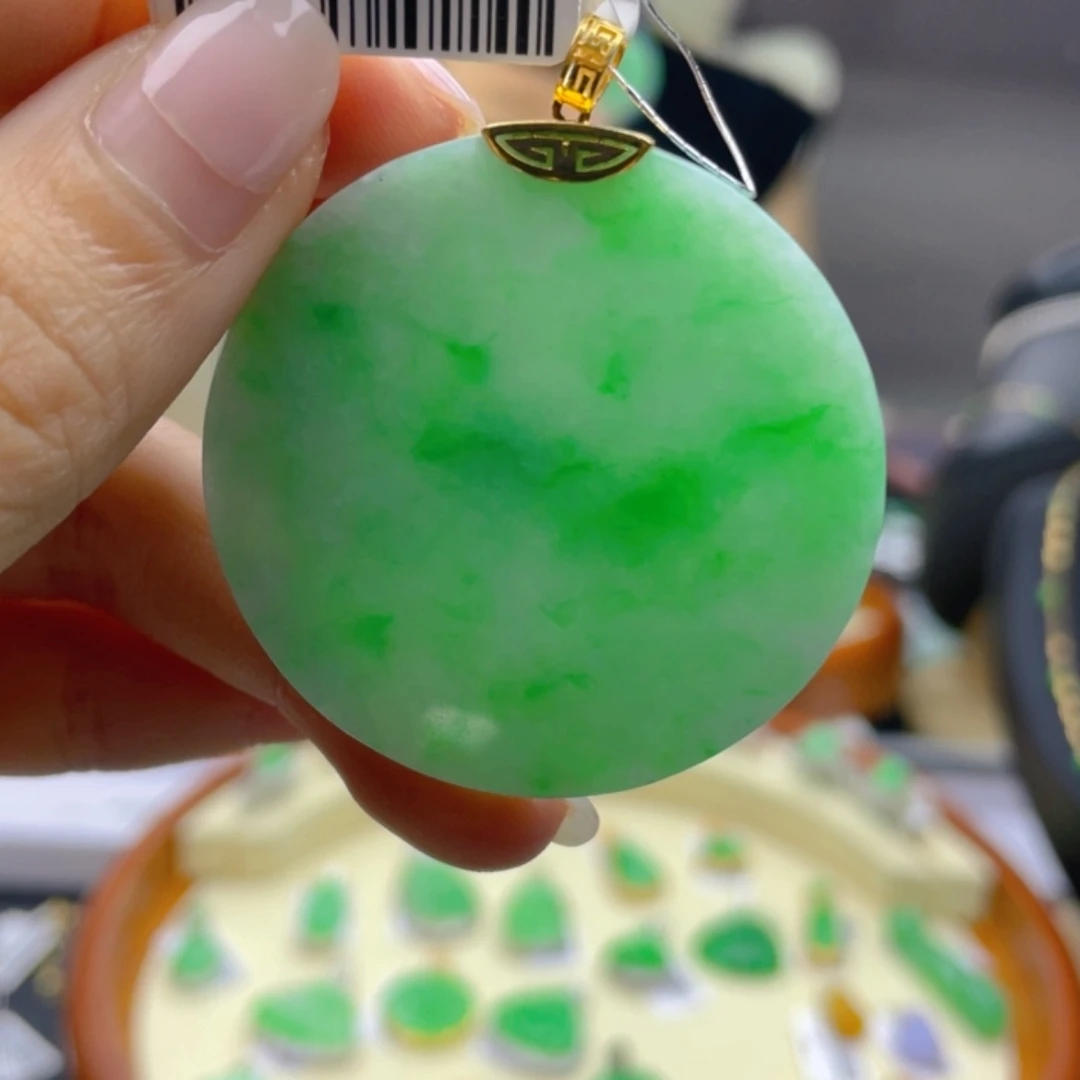 【闪购商品】翡翠吊坠(不含链)18K金镶嵌