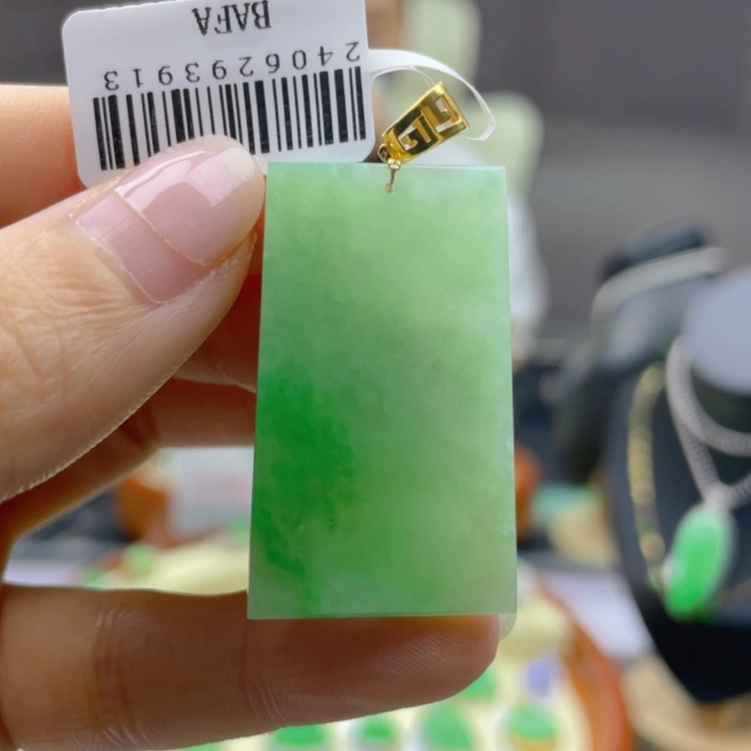 【闪购商品】翡翠吊坠(不含链)18K金镶嵌