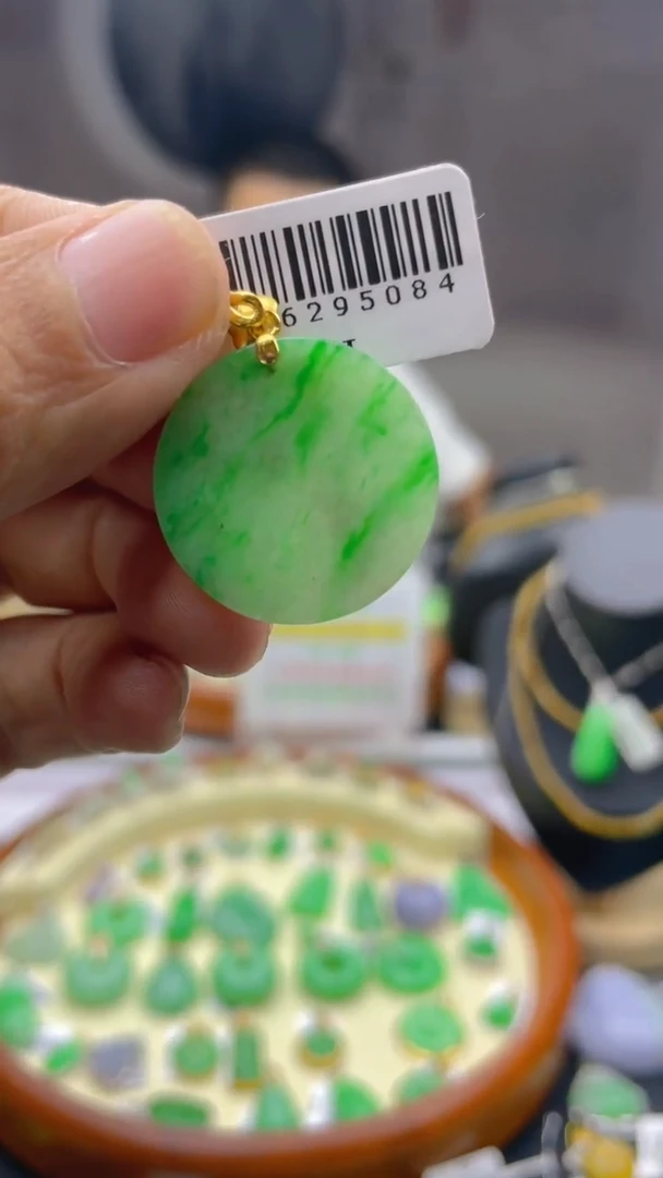 【闪购商品】翡翠颈饰未镶嵌天然缅甸A货翡翠 包邮