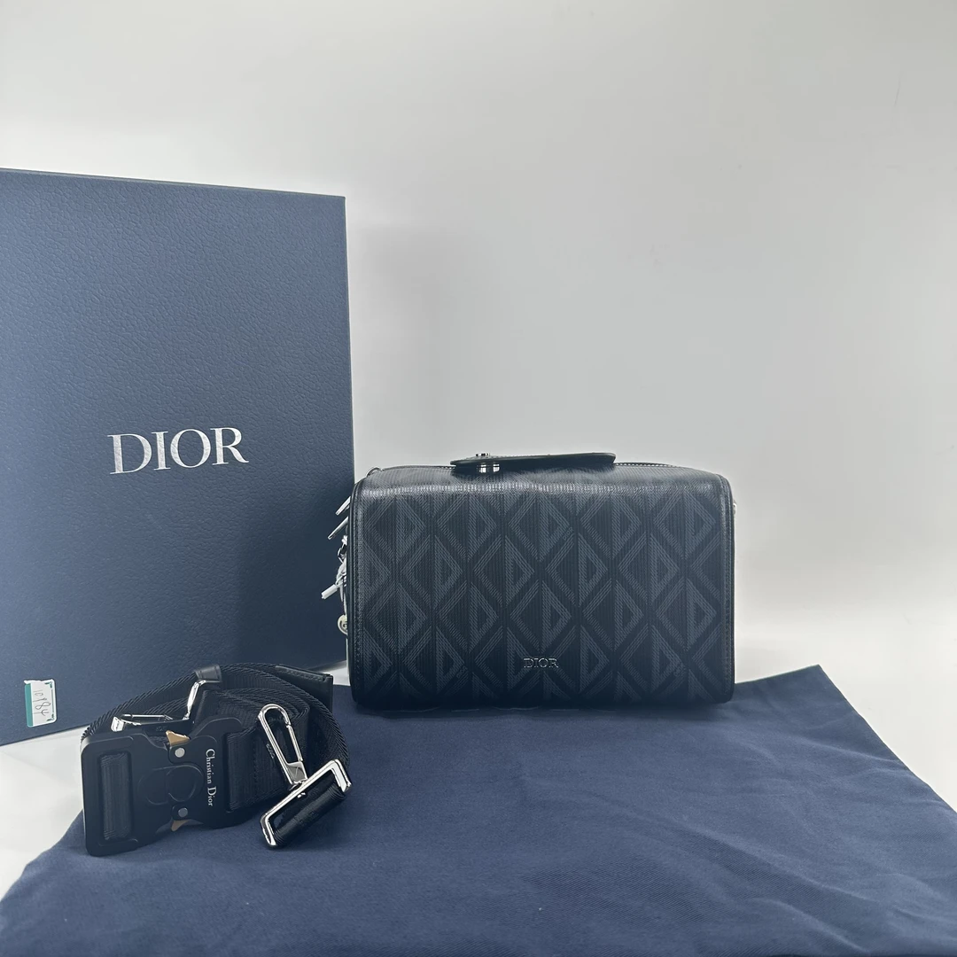 99新 DIOR/迪奥 迪奥黑色菱形格单肩斜挎包/ZH10289时尚男士斜跨