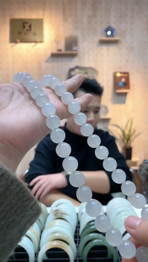 【闪购商品】和田玉颈饰未镶嵌高品烟紫冻卡12项链一条