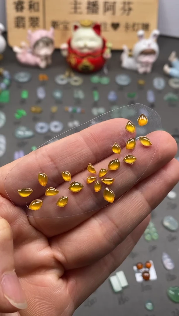 【闪购商品】翡翠颈饰未镶嵌20颗冰黄翡随形/芬