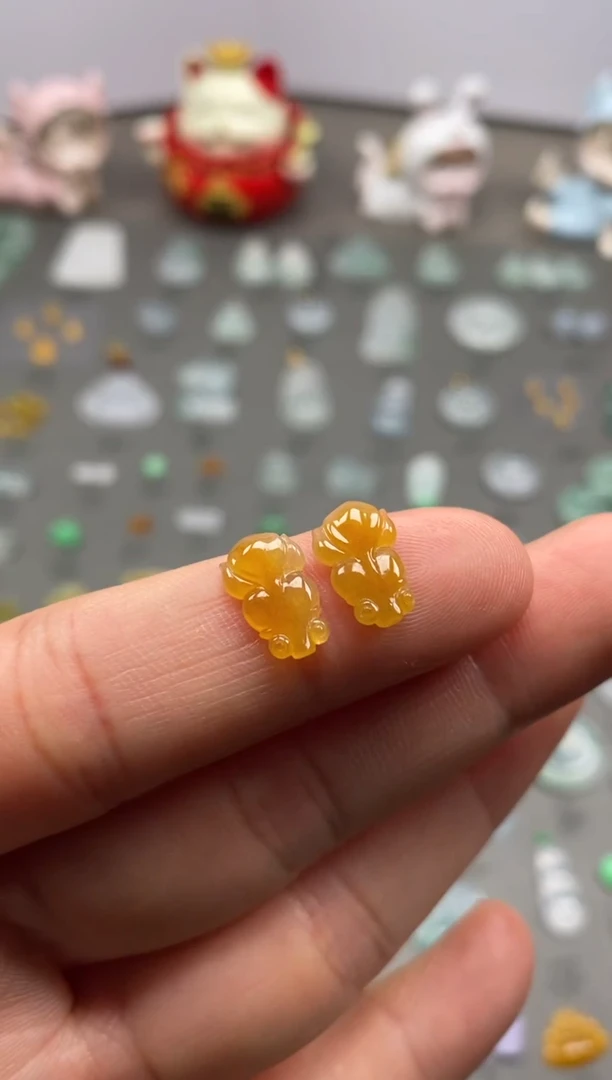 【闪购商品】翡翠颈饰未镶嵌黄翡金鱼/芬