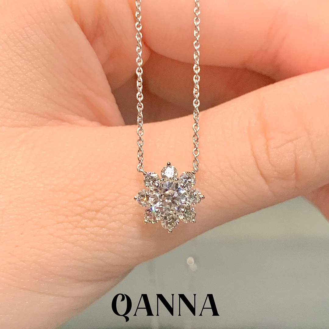 QANNA【1克拉】【璀璨太阳花】18K金时尚优美钻石锁骨链项链AY