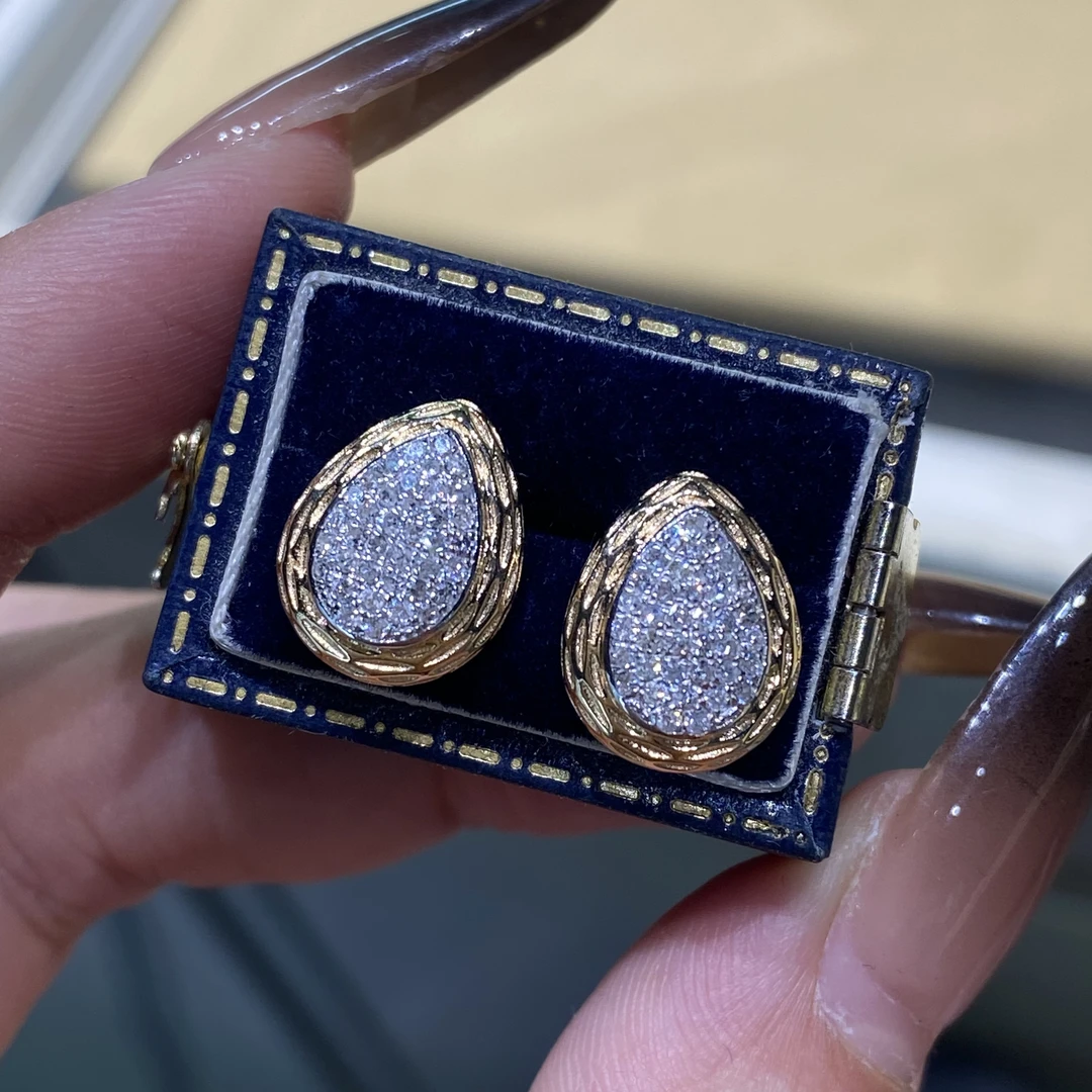 QANNA【50分 分色水滴】18K金设计款豪镶大水滴钻石耳钉AF