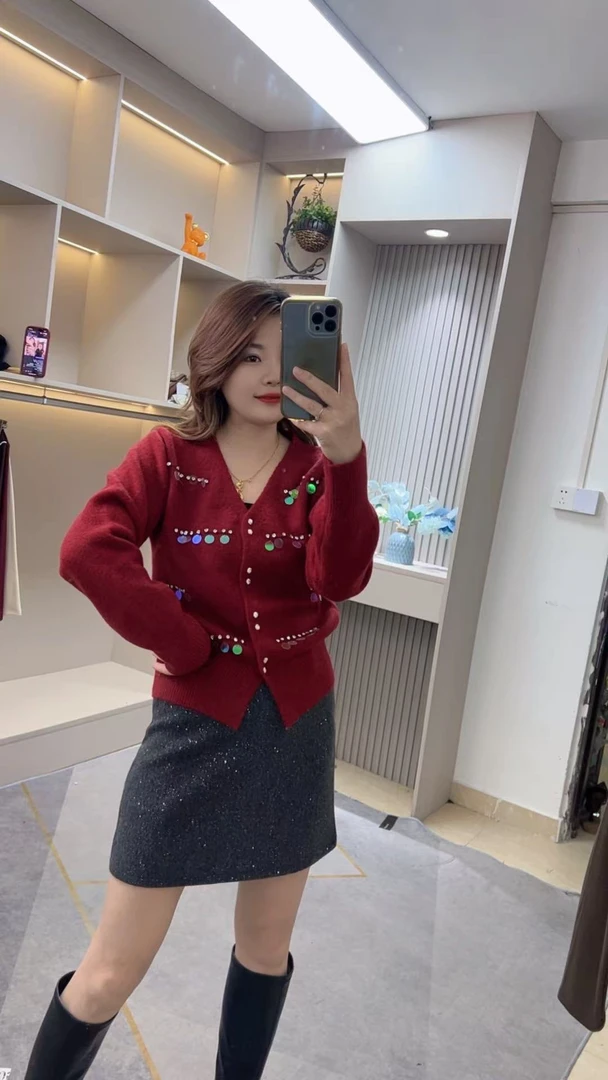 冬季新款重工亮片V领上衣6264