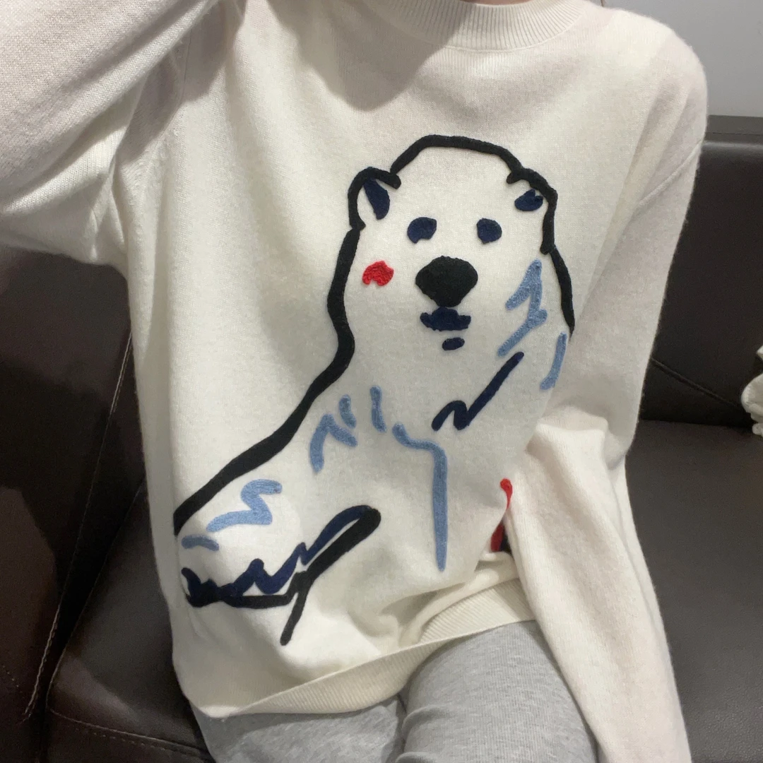 【杰娜洋秋冬羊绒】2091手工刺绣小熊圆领羊绒衫上衣