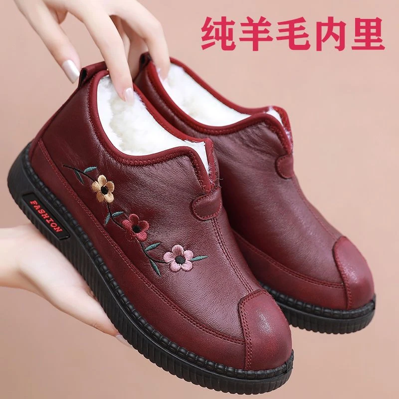 冬季仿羊毛妈妈老北京布鞋防滑中老年加绒保暖奶奶软底老人棉鞋女