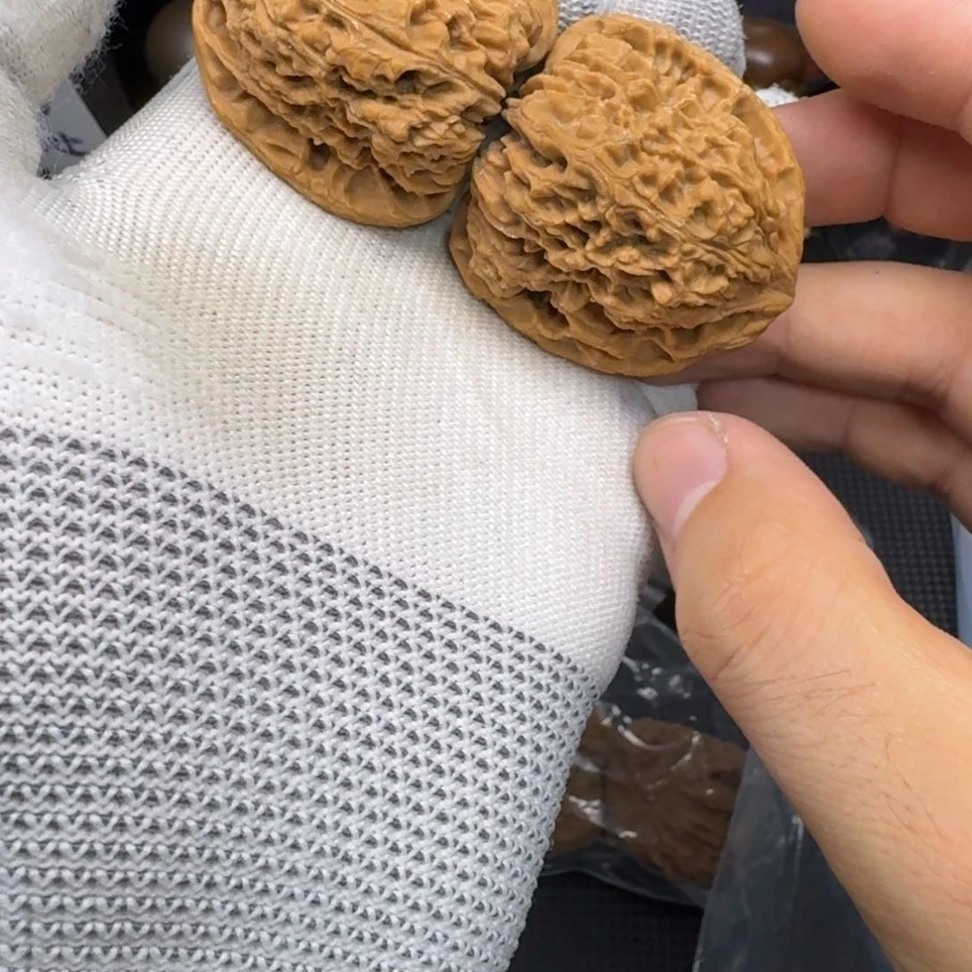 文玩核桃吊坠南疆39全品
