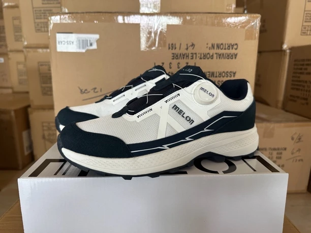 外贸原单 户外旋钮扣运动鞋越野跑鞋 牛皮防泼水轻便透气防滑耐磨