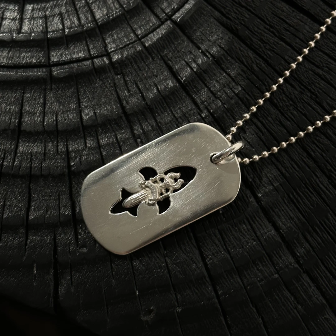 925银银制品 Chrome Hearts克罗心【中古】 全银宝剑镂空军牌