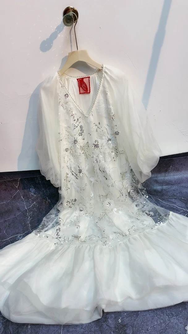 桑蚕丝重工钉珠法式连衣裙