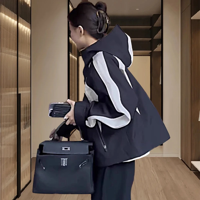 连帽冲锋衣2025春秋款外套女款宽松大码女装休闲爆款高级感夹克女