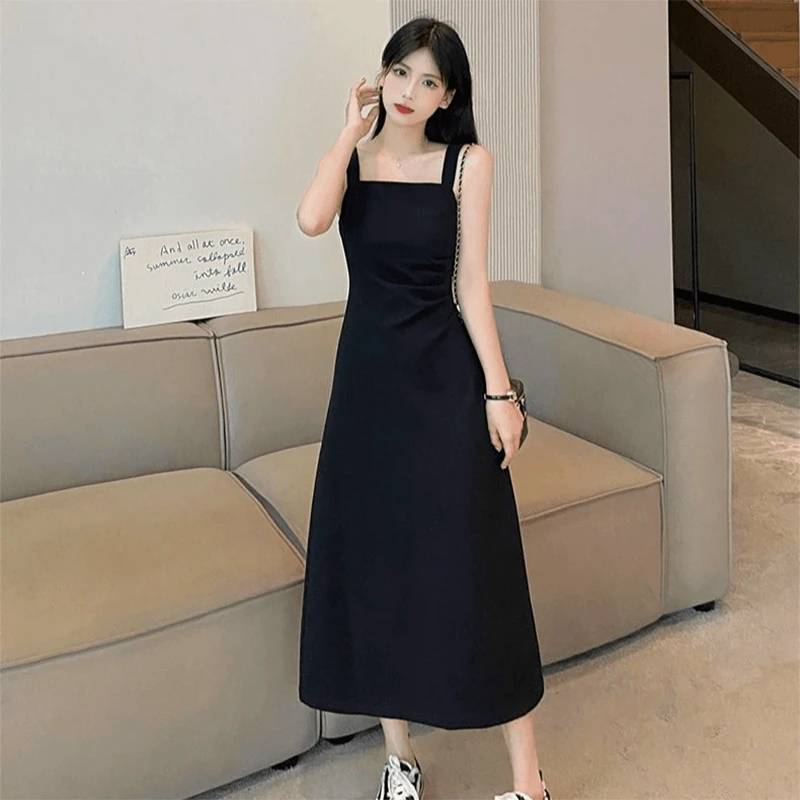 简约小众设计褶皱吊带裙2025夏季新款显瘦减龄职业通勤女装连衣裙