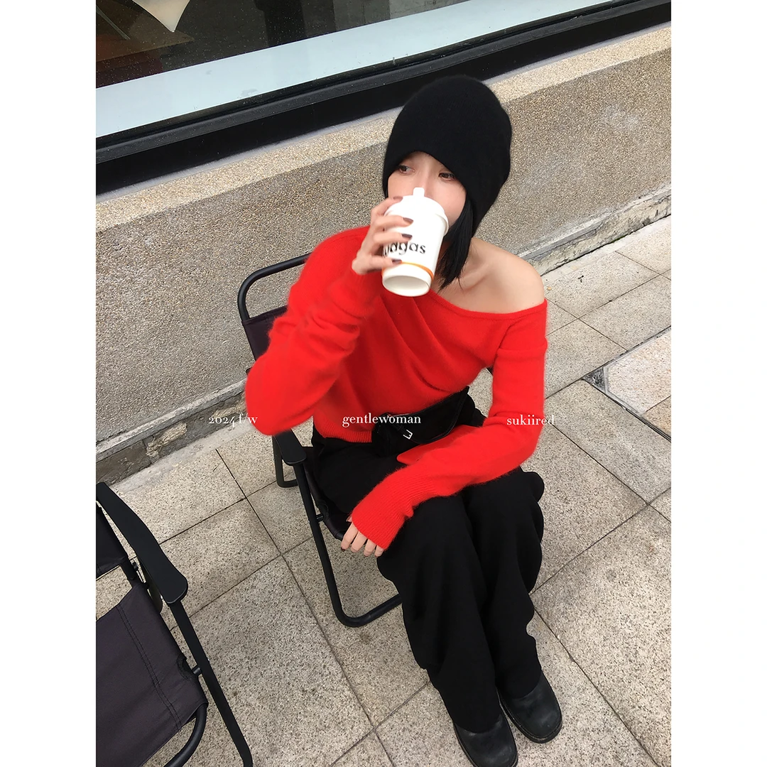 sukiired羊毛浣熊绒小心机设计斜肩款毛衣慵懒风露肩针织衫长袖