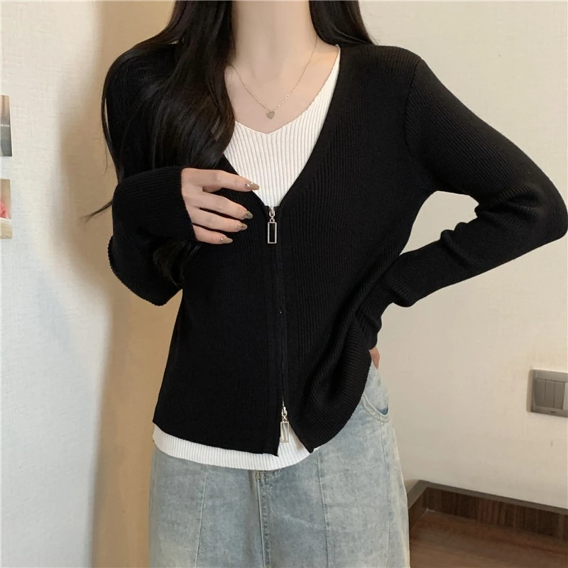 假两件V领打底针织衫女2025长袖休闲百搭码显瘦遮肚子洋气内搭衣