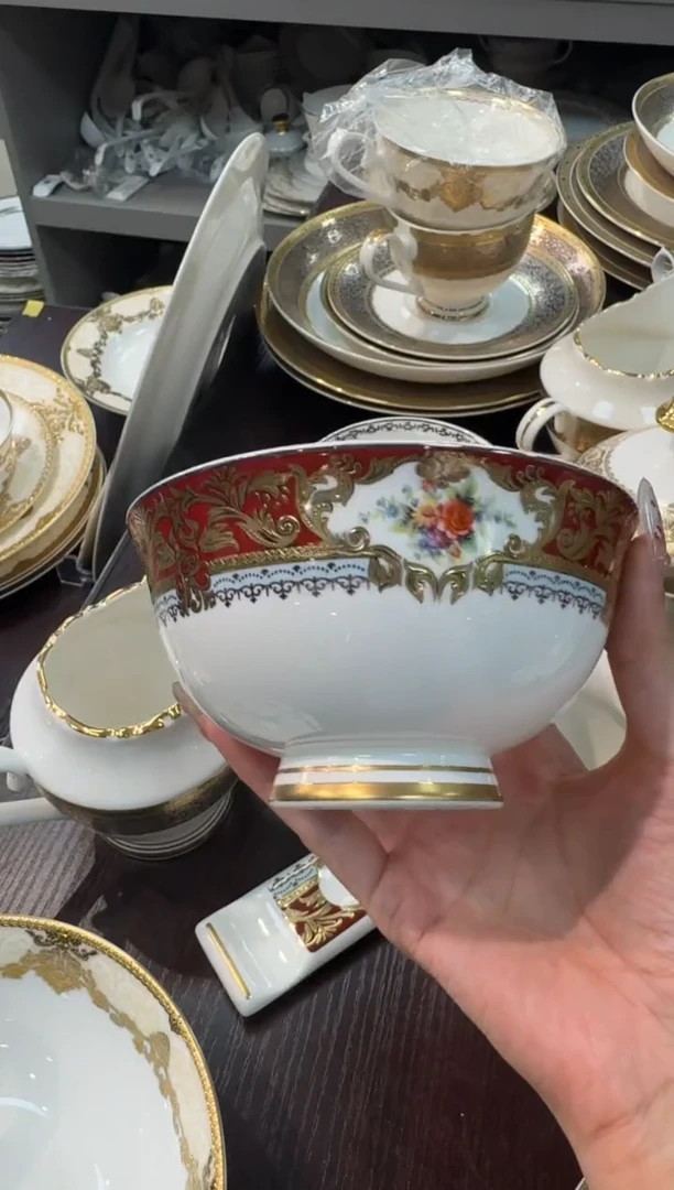 【闪购商品】瓷片4.75英寸饭碗哑光金脚线微瑕