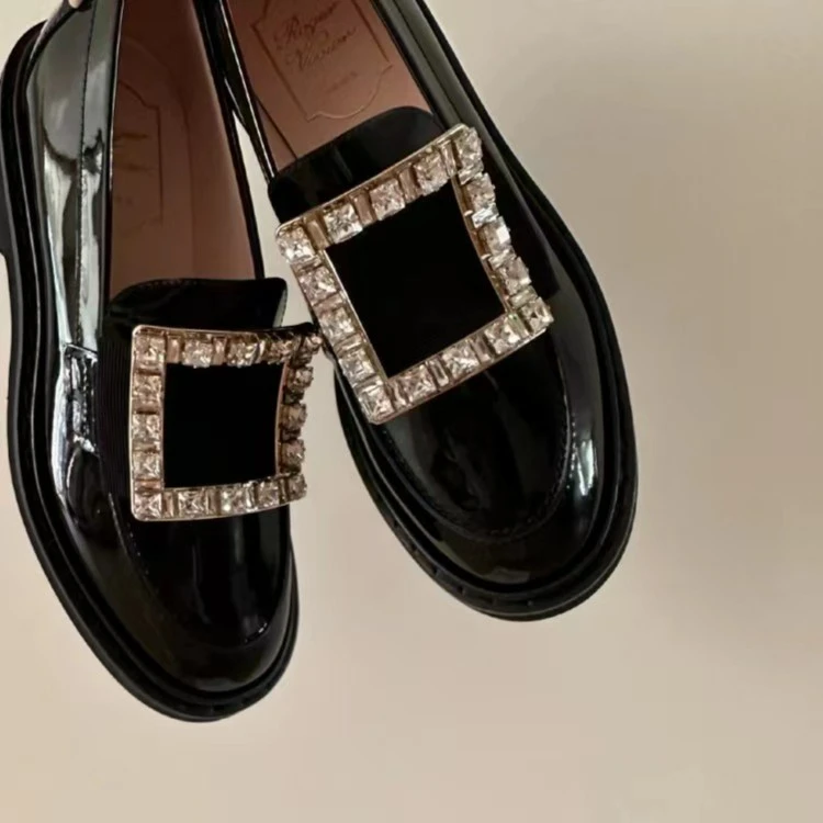 全新未使用 Roger Vivier/罗杰·维威耶 经典钻扣乐福鞋不支持七天