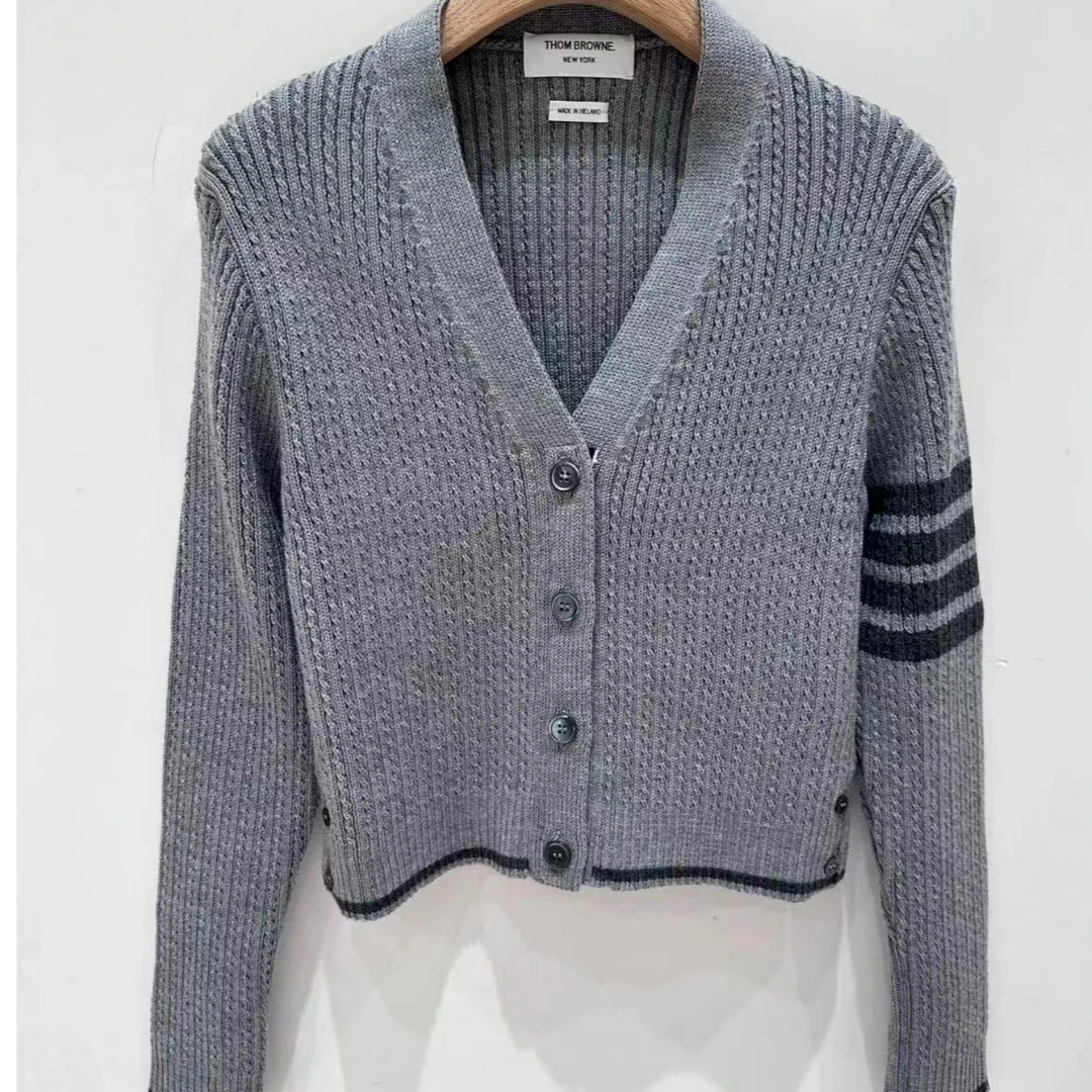 全新未使用 THOMBROWNE 经典短款四道杠V领开衫
