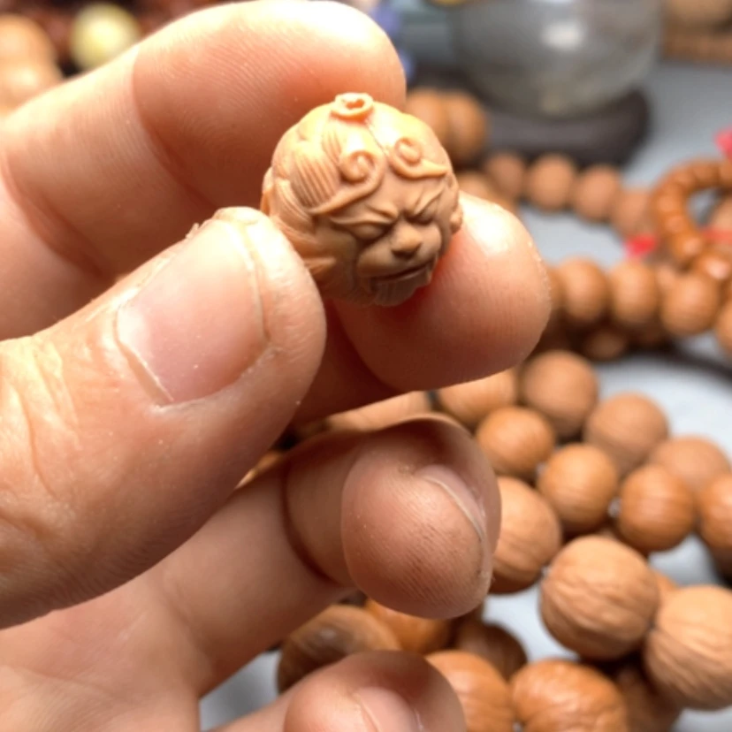 【闪购商品】猴头核桃吊坠原色雕刻大圣16