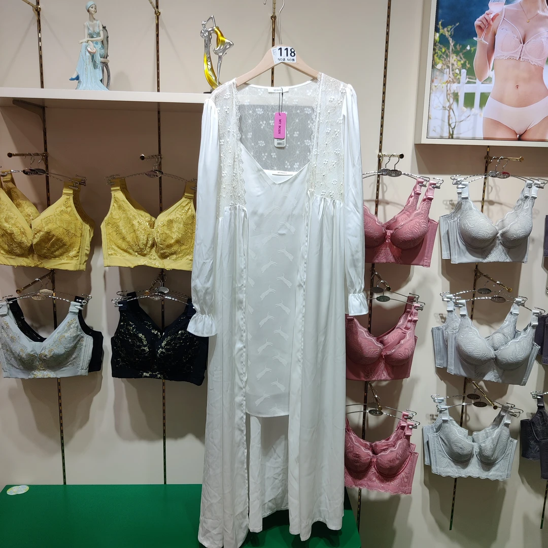 118  宽松薄款性感女士简奢派家居服
