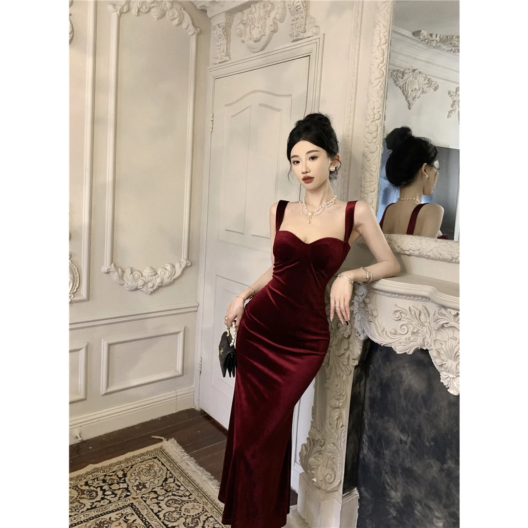 丝绒吊带连衣裙红色女装秋冬季内搭性感修身气质长款鱼尾包臀裙子