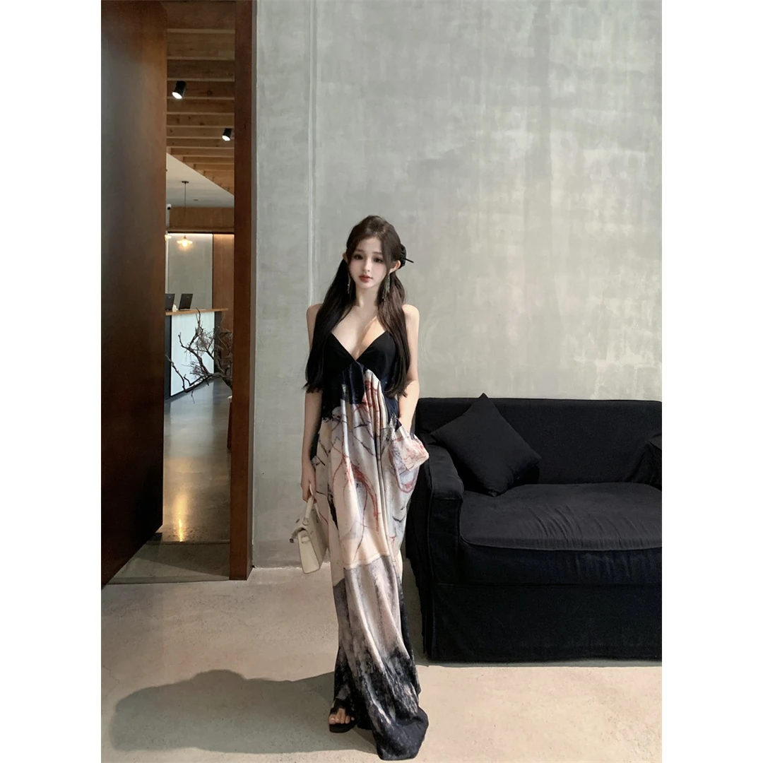 新中式水墨印花连衣裙女夏季小众设计感吊带性感V领裙子百搭气质