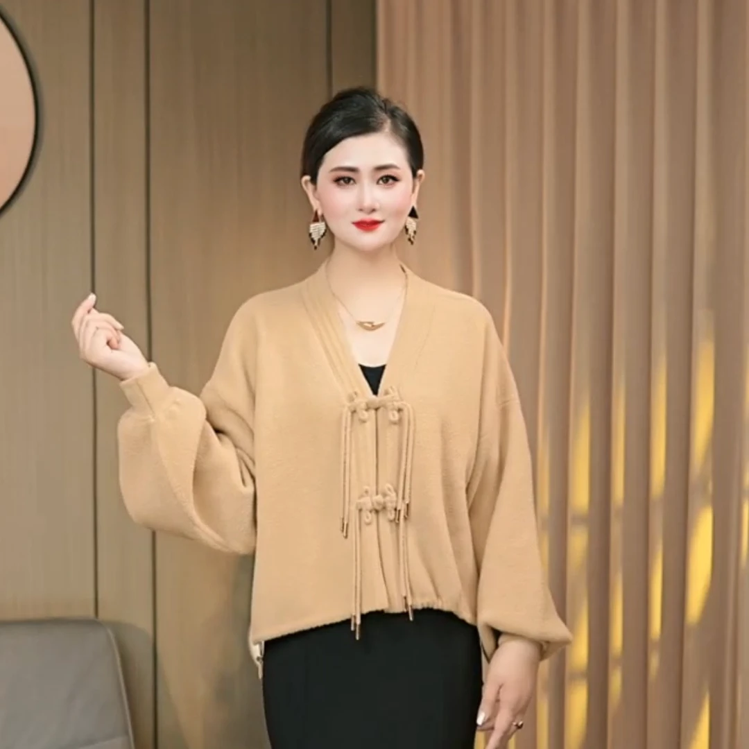 鑫儿2024年秋季新款蝙蝠宽松盘扣带子V领开衫温柔外套秋季女外套