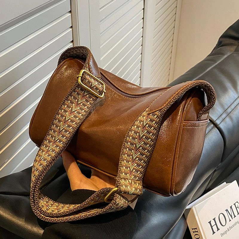 高级质感包包2022冬季新款潮时尚复古百搭单肩包宽肩带斜挎包女包