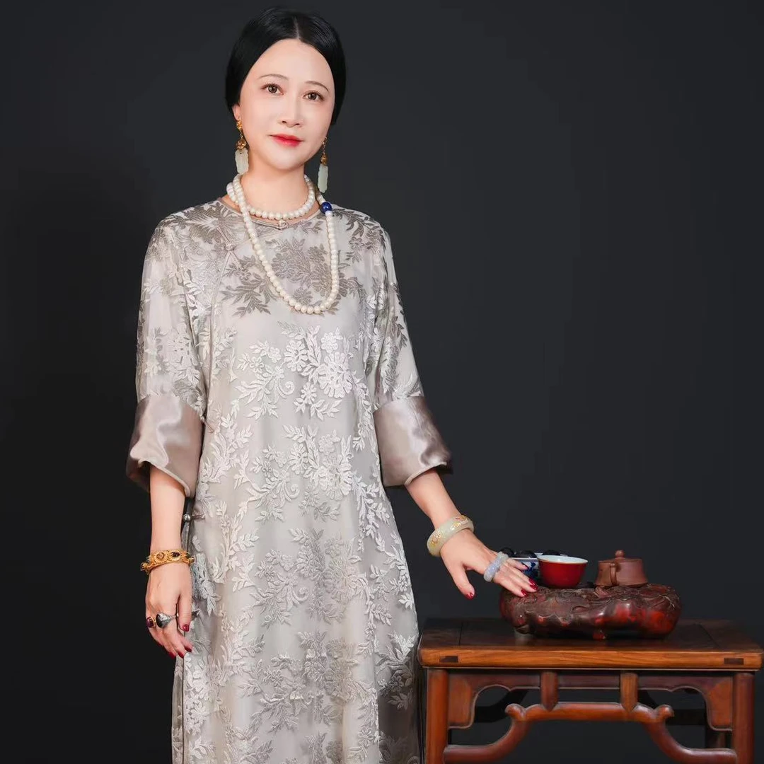【云裳溪 2024｜8月北京新款】月光银色传统新中式蕾丝刺绣连衣裙