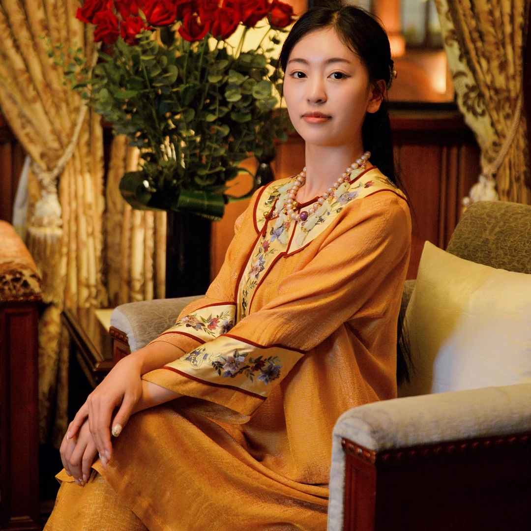 【云裳溪5月上海新款】金橘色传统中式桑蚕丝刺绣套装