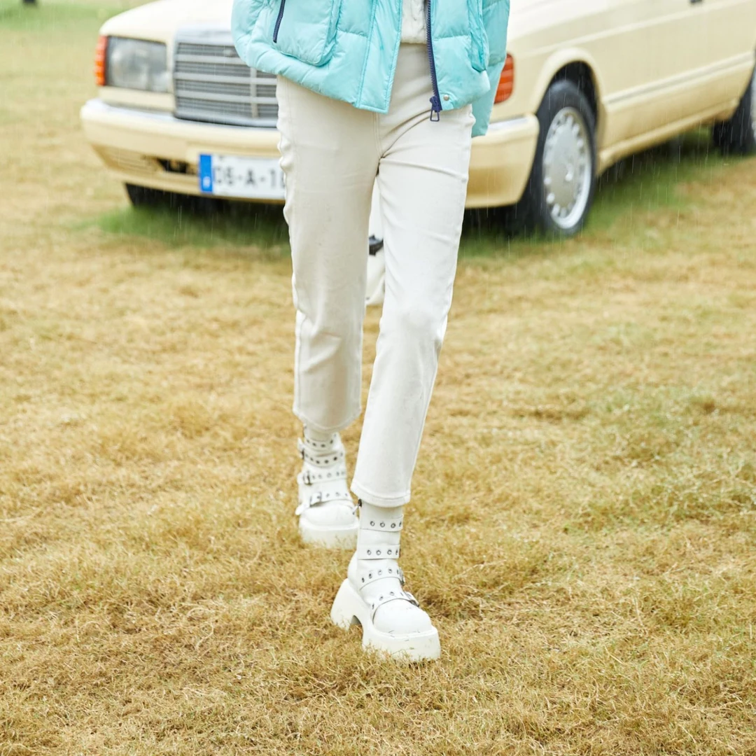 【高高甄选】芭依璐简洁侧片破缝舒适牛仔裤 88K2027