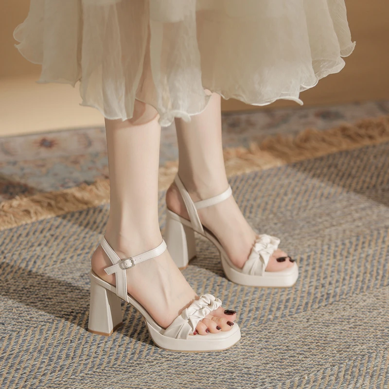 2025新款粗跟真皮凉鞋女夏一字带防水台高跟鞋外穿配裙子气质凉鞋