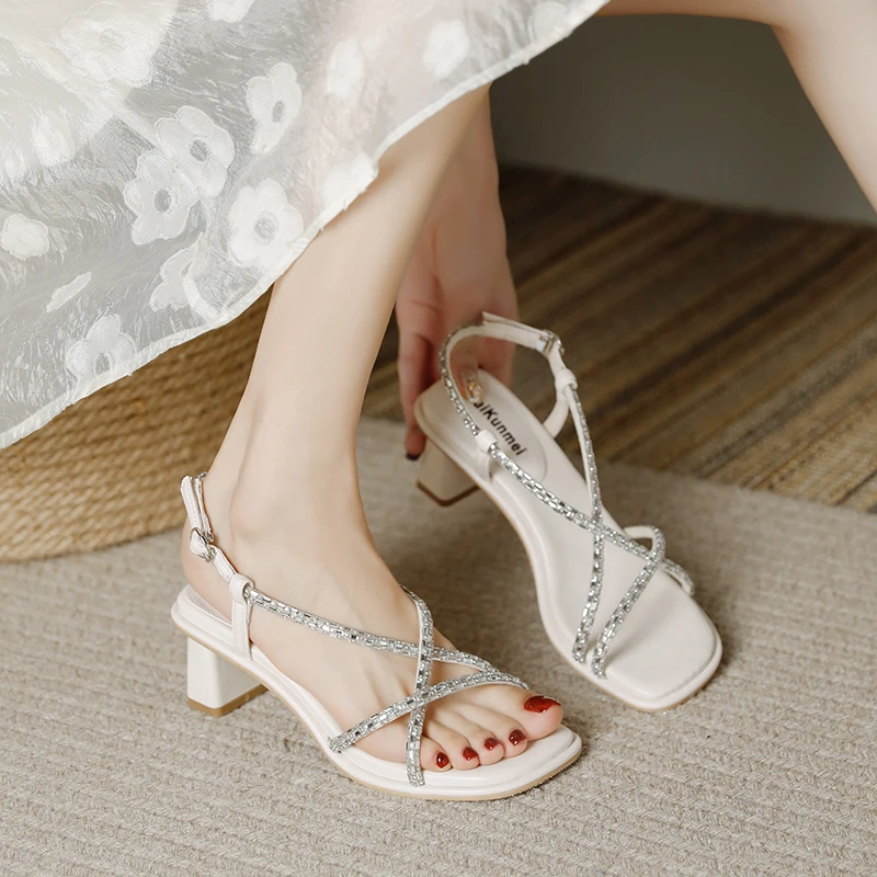 踩屎感软底时尚交叉带粗跟凉鞋女夏季新款真皮水钻露趾罗马高跟鞋