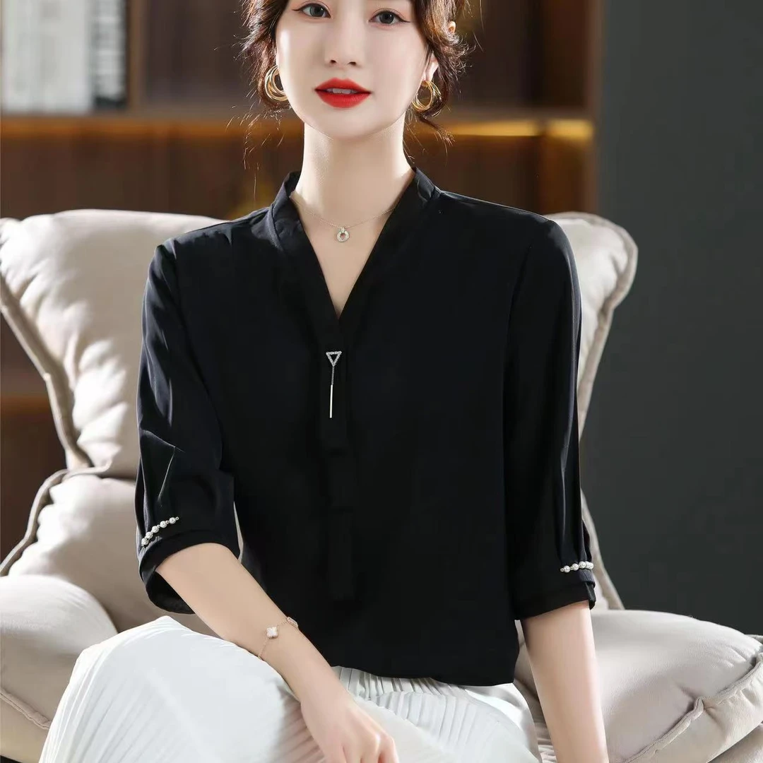 新款洋气时尚显瘦遮肉春秋黑色中袖设计感真丝衬衣